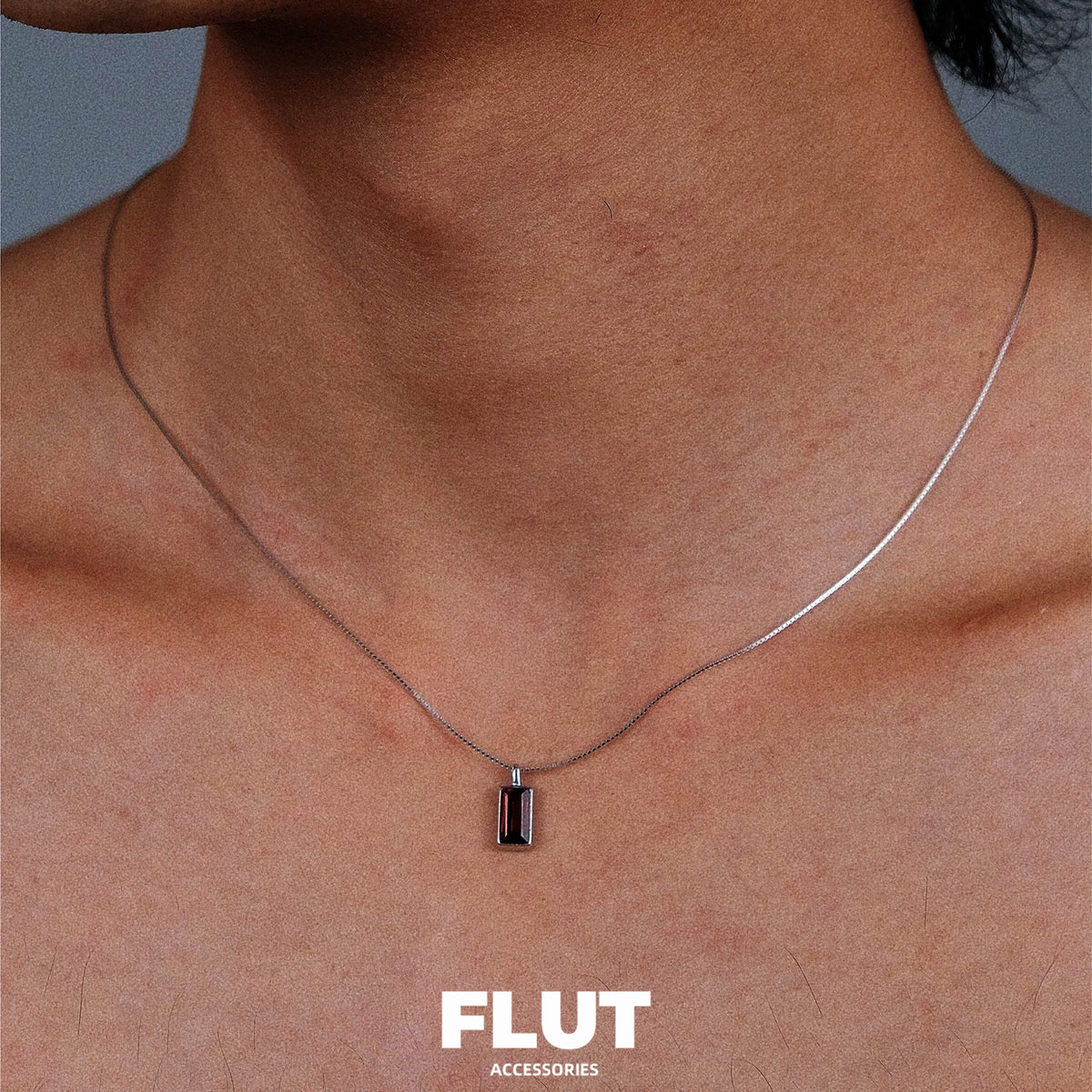 FLUT Square Garnet Pendant Necklace in 925 Sterling Silver 19P Main image